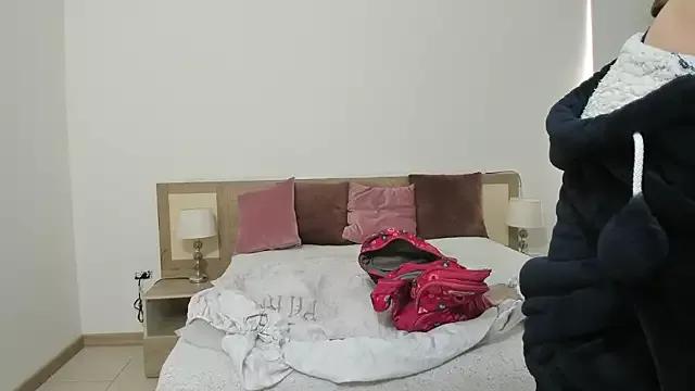 Check-out your craziest wishes with our pick of gaming cams models, featuring big knockers, round tails and tight twats.