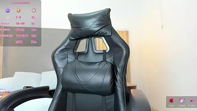 caroline_00403_ from StripChat is Freechat