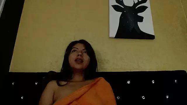 CarolineBrunx from StripChat is Freechat