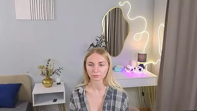 Check-out your craziest wishes with our pick of gaming cams models, featuring big knockers, round tails and tight twats.