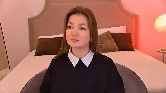 CarollineWllliams from StripChat is Freechat