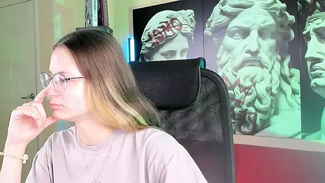 Check-out your craziest wishes with our pick of gaming cams models, featuring big knockers, round tails and tight twats.