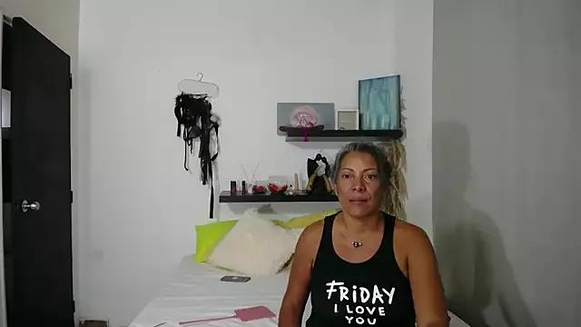 Carry_Big from StripChat is Freechat