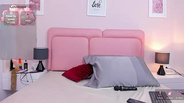 Check-out your craziest wishes with our pick of gaming cams models, featuring big knockers, round tails and tight twats.