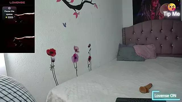 catalinahot_stg from StripChat is Freechat