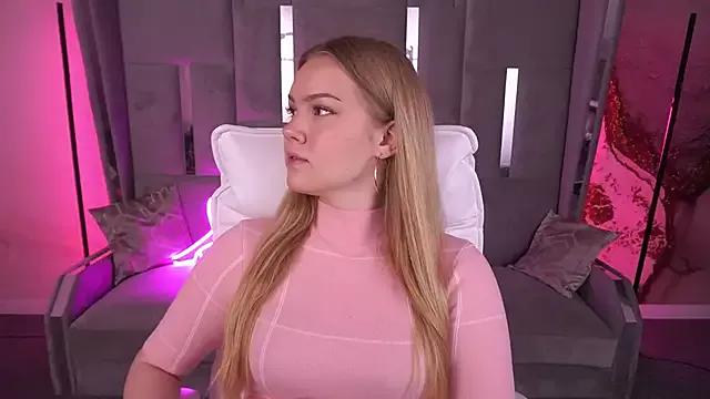 Check-out your craziest wishes with our pick of gaming cams models, featuring big knockers, round tails and tight twats.