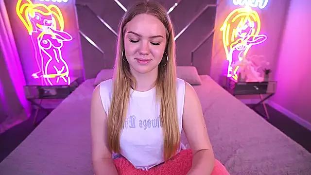 Check-out your craziest wishes with our pick of gaming cams models, featuring big knockers, round tails and tight twats.
