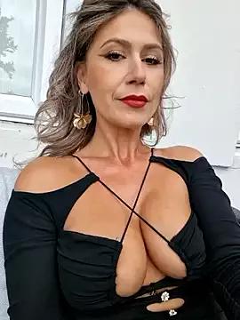 Photos of CelynaRoss from StripChat is Freechat