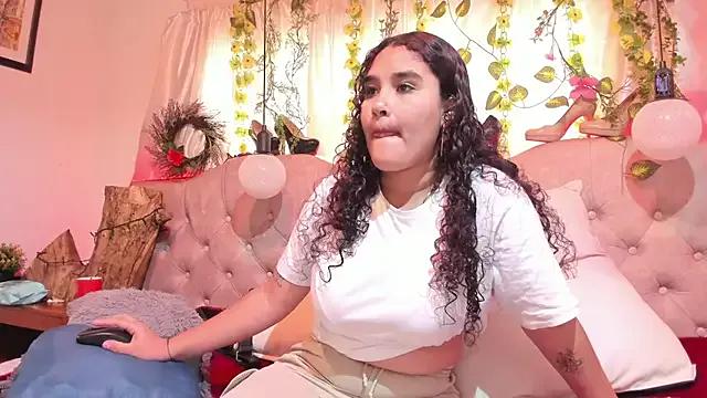 Chanelle_ from StripChat is Freechat