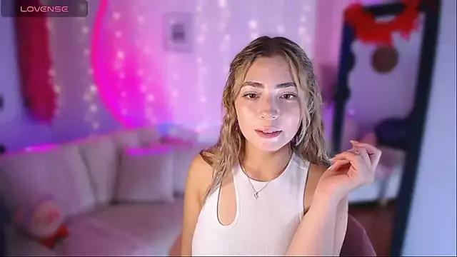 Check-out your craziest wishes with our pick of gaming cams models, featuring big knockers, round tails and tight twats.