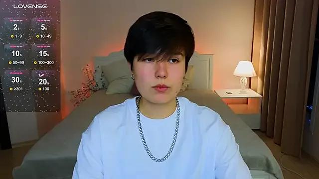CharlieeAdams from StripChat is Freechat