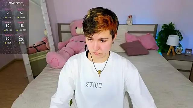 CharlieeAdams from StripChat is Freechat