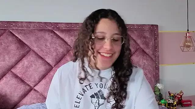 Charlotte__Miller from StripChat is Freechat