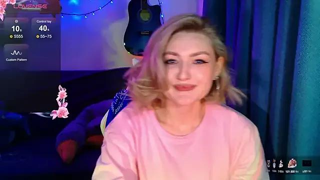 Photos of Charming_Nicolette from StripChat is Freechat