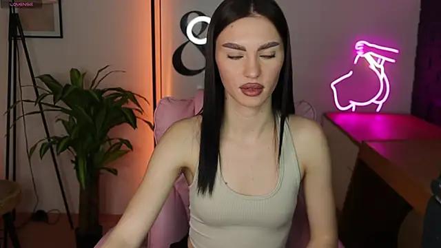 Check-out your craziest wishes with our pick of gaming cams models, featuring big knockers, round tails and tight twats.