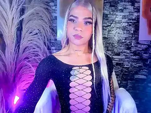 Check-out your craziest wishes with our pick of gaming cams models, featuring big knockers, round tails and tight twats.