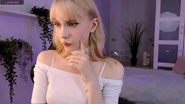 Cherry_bitter from StripChat is Freechat