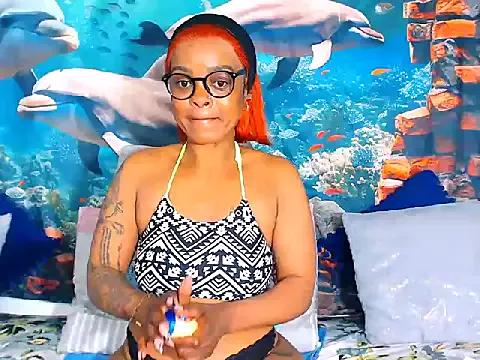 Cherrybootyjoy from StripChat is Freechat