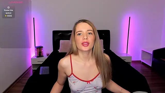 Check-out your craziest wishes with our pick of gaming cams models, featuring big knockers, round tails and tight twats.