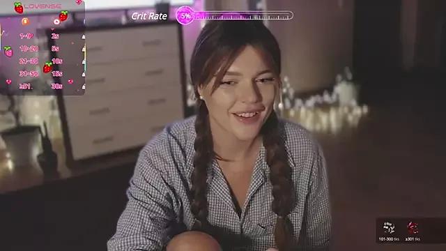 CherryRed_Girl from StripChat is Freechat