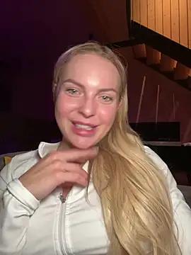 ChiaraVixen from StripChat is Freechat