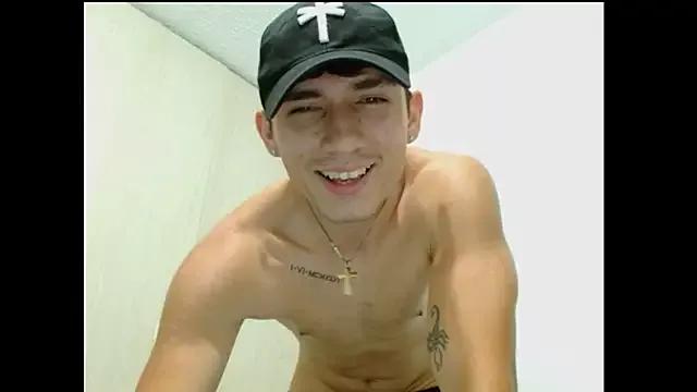 ChicoMaloFfF from StripChat is Freechat