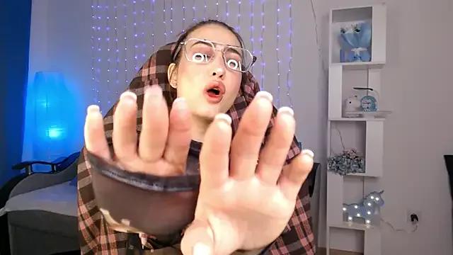 Check-out your craziest wishes with our pick of gaming cams models, featuring big knockers, round tails and tight twats.