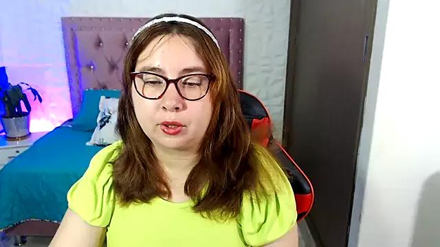 chloe_prg from StripChat is Freechat