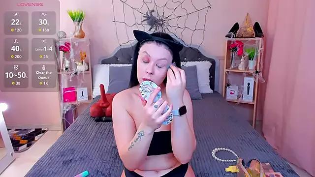 ChloeBrut from StripChat is Freechat