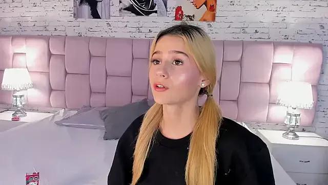ChloeLaurentt from StripChat is Freechat