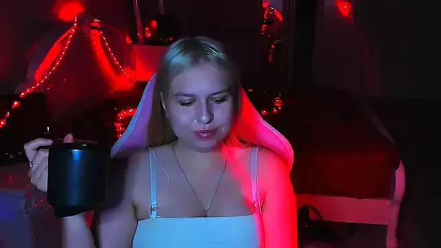 Check-out your craziest wishes with our pick of gaming cams models, featuring big knockers, round tails and tight twats.