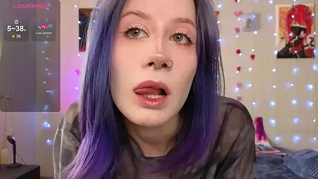 Check-out your craziest wishes with our pick of gaming cams models, featuring big knockers, round tails and tight twats.