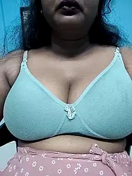 Chubbygirl_2 from StripChat is Freechat