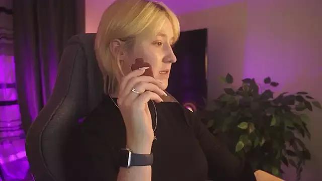 CinBellamy from StripChat is Freechat