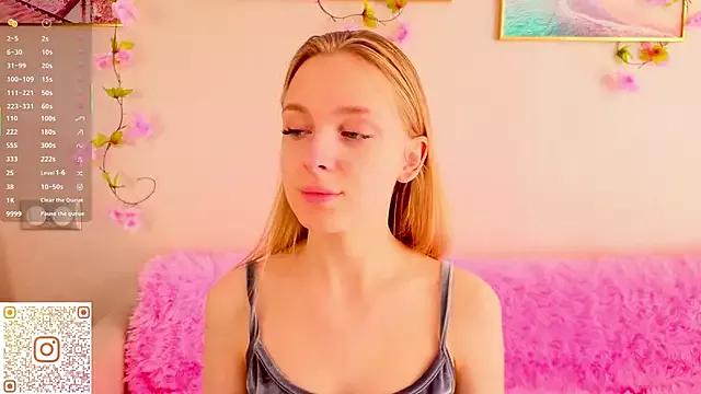 Check-out your craziest wishes with our pick of gaming cams models, featuring big knockers, round tails and tight twats.