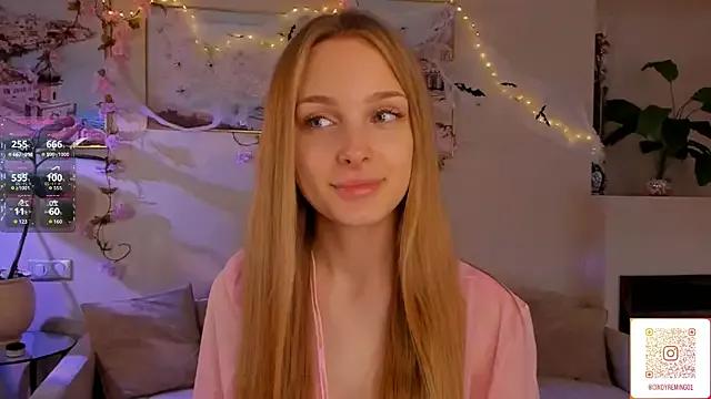 CindyGreen from StripChat is Freechat