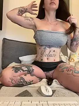 Check-out your craziest wishes with our pick of gaming cams models, featuring big knockers, round tails and tight twats.