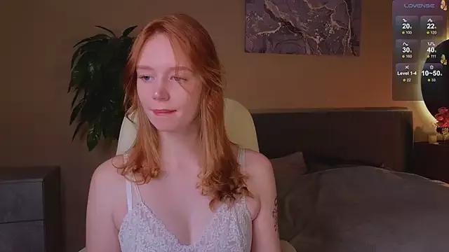 Ckarollina from StripChat is Freechat