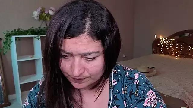Clara_Crystal from StripChat is Freechat