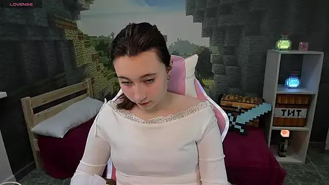 ClaraParks from StripChat is Freechat