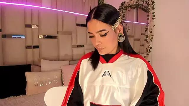 Check-out your craziest wishes with our pick of gaming cams models, featuring big knockers, round tails and tight twats.