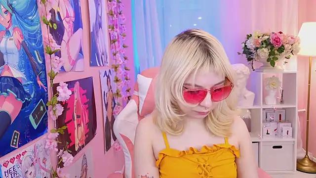 Check-out your craziest wishes with our pick of gaming cams models, featuring big knockers, round tails and tight twats.