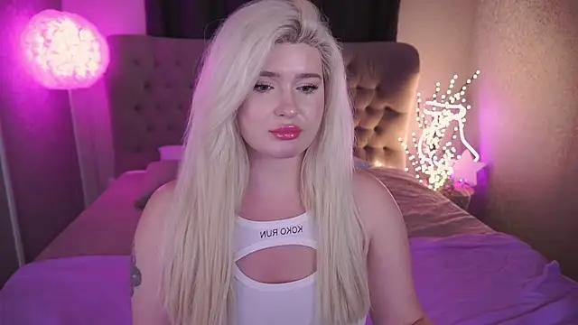 Check-out your craziest wishes with our pick of gaming cams models, featuring big knockers, round tails and tight twats.