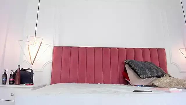 Connie_Luke from StripChat is Freechat