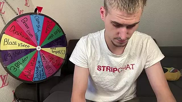 Check-out your craziest wishes with our pick of gaming cams models, featuring big knockers, round tails and tight twats.