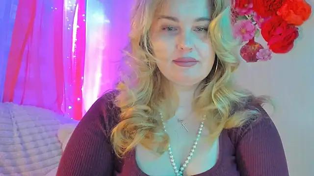 CoraSwon from StripChat is Freechat