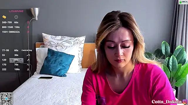 CottaDakota from StripChat