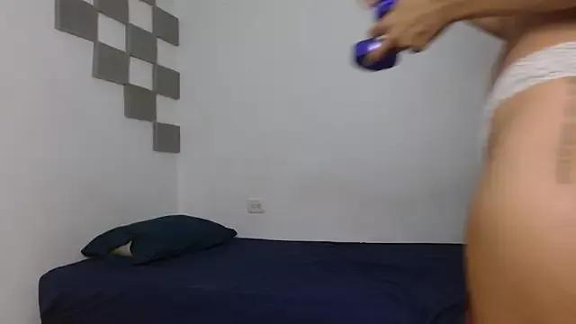 couples-hard-profond from StripChat is Freechat