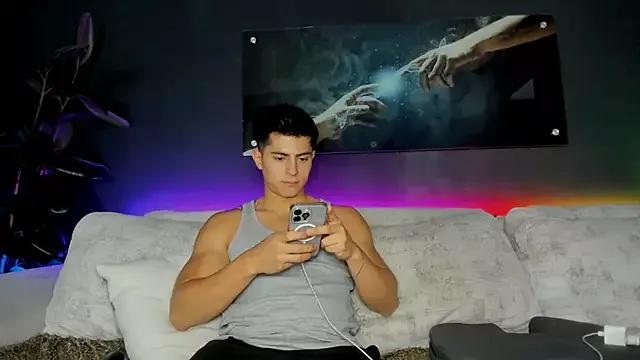 Crhis_N_Derek from StripChat is Freechat