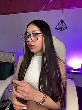 Cristina_pinkk from StripChat is Freechat